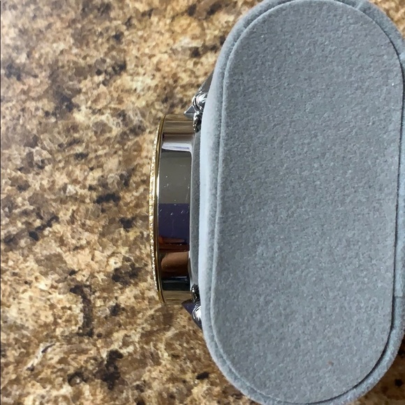 Michael Kors Watch - Picture 4 of 7